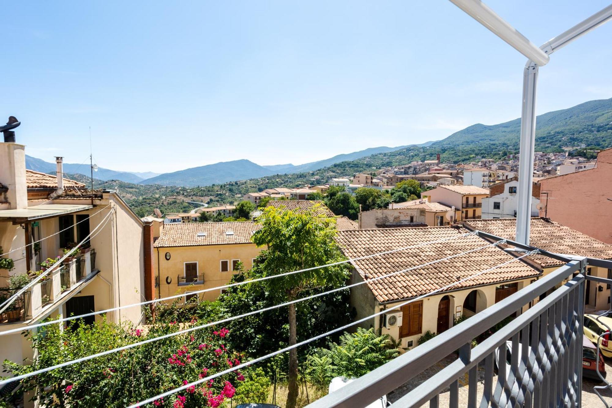 Porta San Paolo House Castelbuono (Sicily) Exterior foto