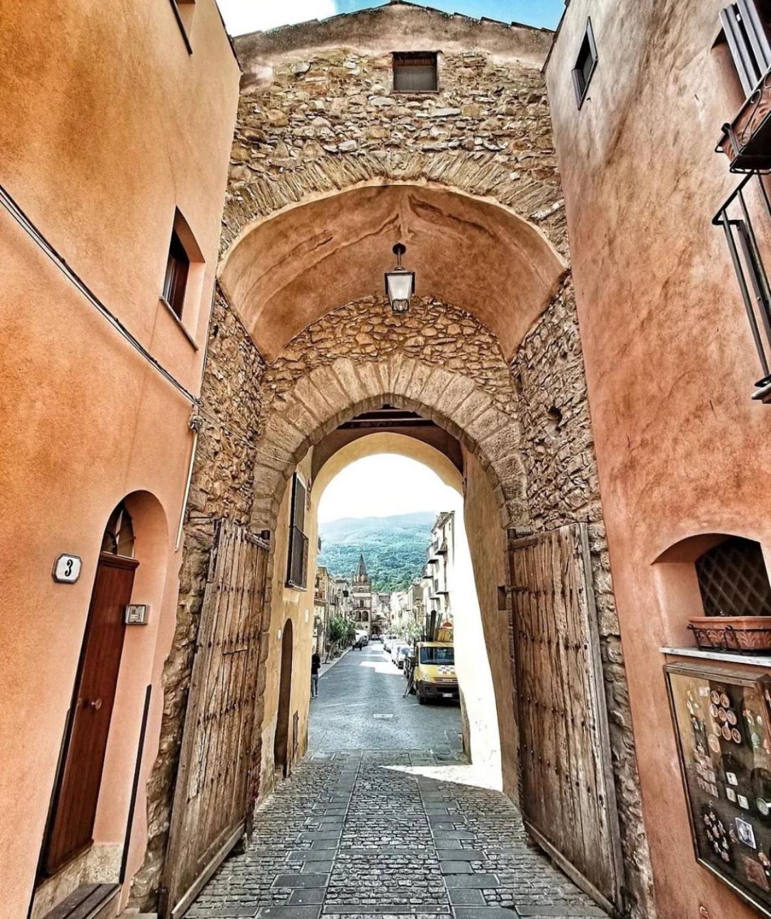 Porta San Paolo House Castelbuono (Sicily) Exterior foto